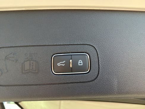 Used 2025 Lincoln Aviator Reserve w/ Equipment Group 201A image 18