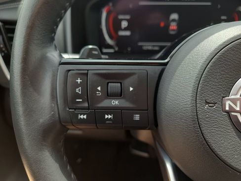 Certified 2023 Nissan Rogue Platinum FWD image 32