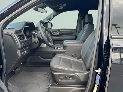 Used 2024 Chevrolet Tahoe Z71 w/ Luxury Package AWD/4WD image 8