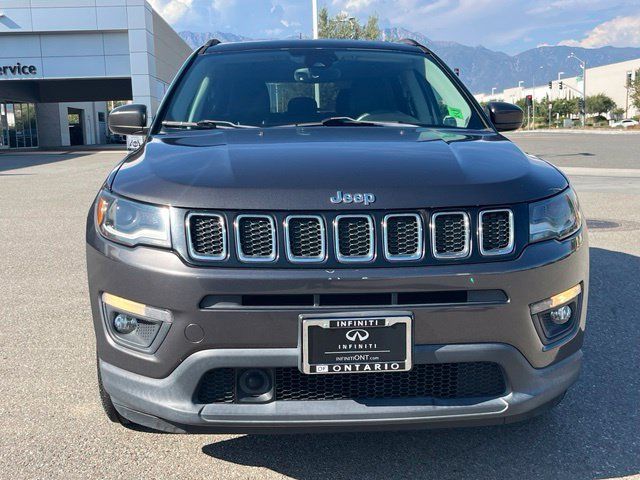 Used 2018 Jeep Compass Latitude w/ Popular Equipment Group FWD image 4