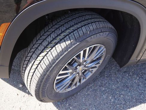 New 2025 Chevrolet Traverse LT image 9