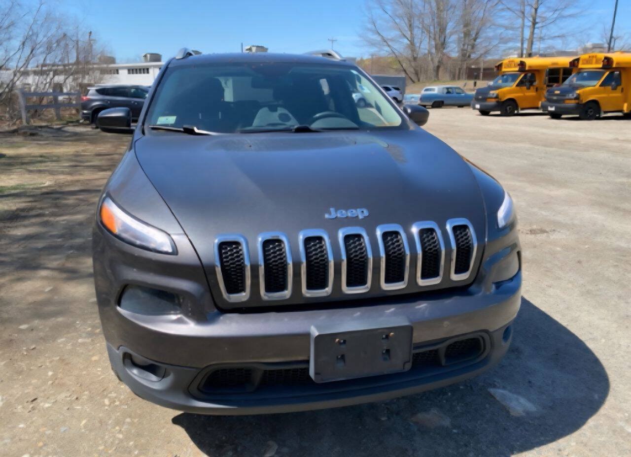 Used 2015 Jeep Cherokee Latitude w/ Cold Weather Group AWD/4WD image 2