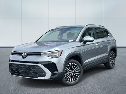 New 2025 Volkswagen Taos SE image 1
