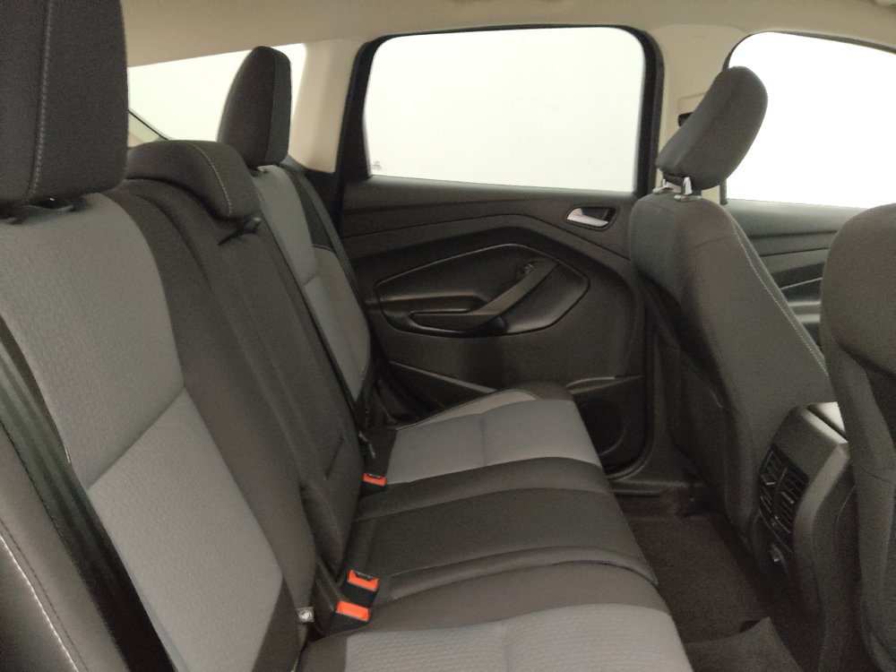 Used 2019 Ford Escape SE FWD image 19