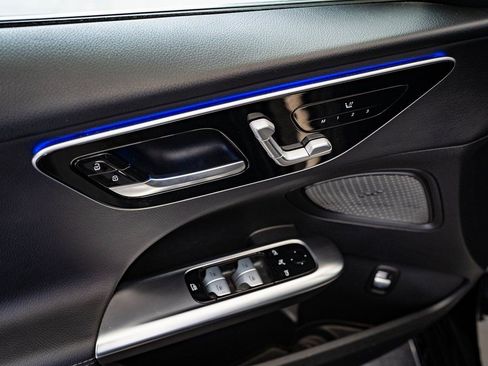 Certified 2025 Mercedes-Benz C 300 4MATIC Sedan image 23