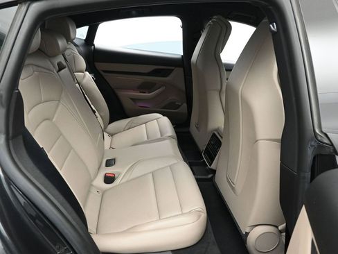 Used 2022 Porsche Taycan 4S image 18