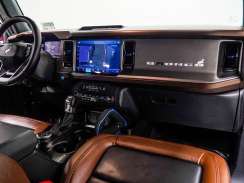 Used 2023 Ford Bronco Outer Banks image 16