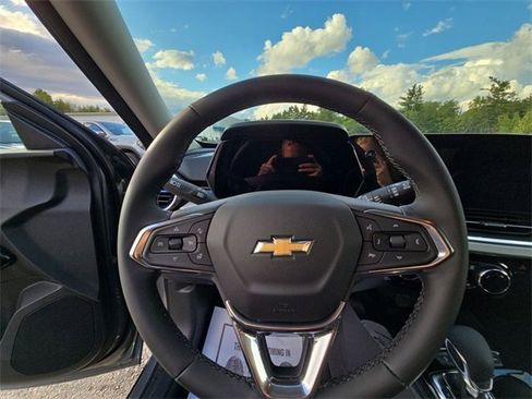 New 2025 Chevrolet Trax LT w/ Driver Confidence Package image 36