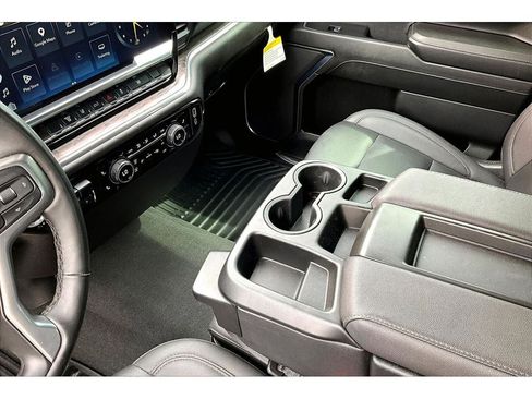 Used 2025 Chevrolet Silverado 3500 LTZ AWD/4WD image 15