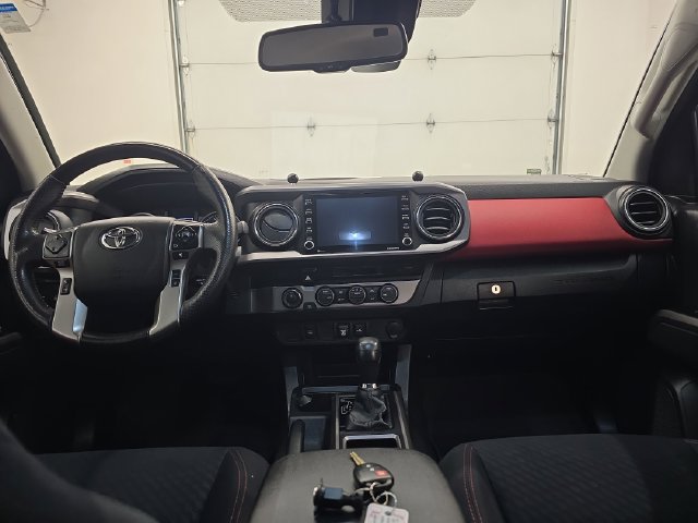 Used 2022 Toyota Tacoma SR5 AWD/4WD image 13