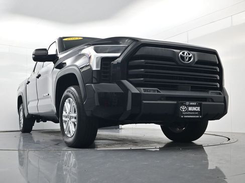 Used 2023 Toyota Tundra SR5 w/ SR5 Premium Package AWD/4WD image 46