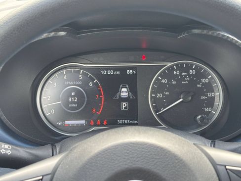 Used 2025 Nissan Versa SV FWD image 32