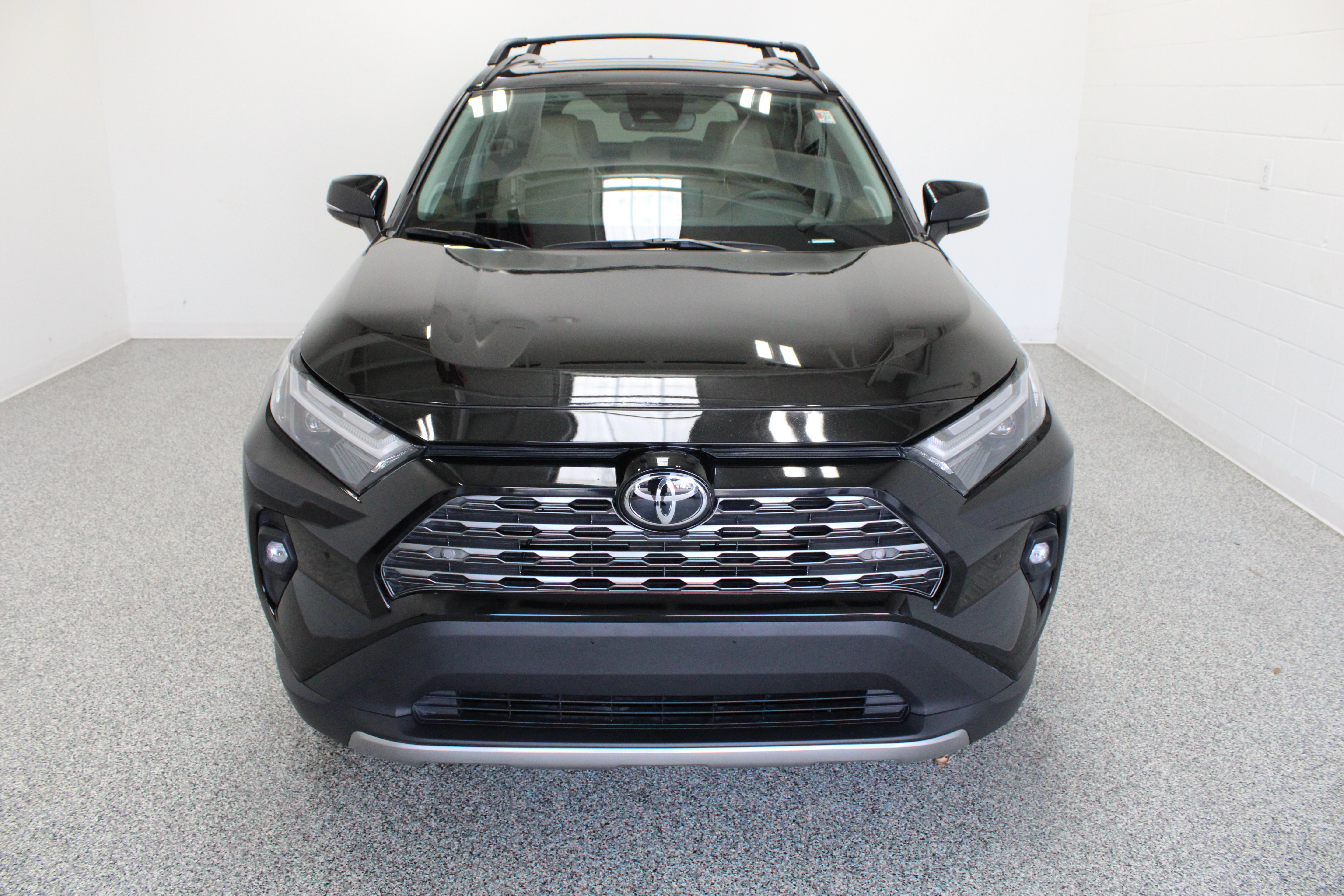Used 2025 Toyota RAV4 Limited FWD image 3