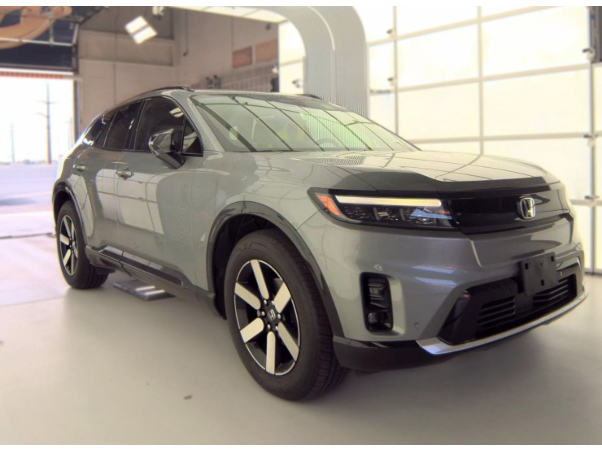 Used 2024 Honda Prologue Touring image 4