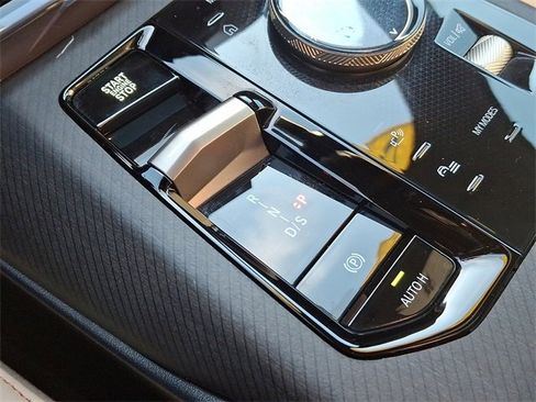 Used 2025 BMW X3 xDrive30i w/ Premium Package image 16