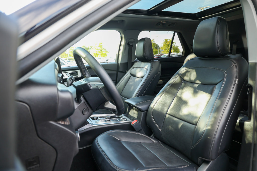 Certified 2023 Ford Explorer Limited w/ Limited Technology Package AWD/4WD image 31