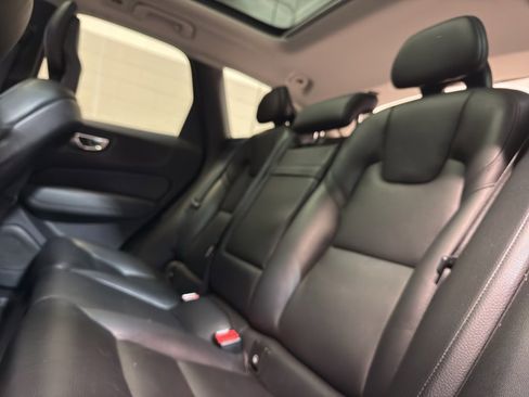 Used 2018 Volvo XC60 T5 Inscription w/ Convenience Package image 30