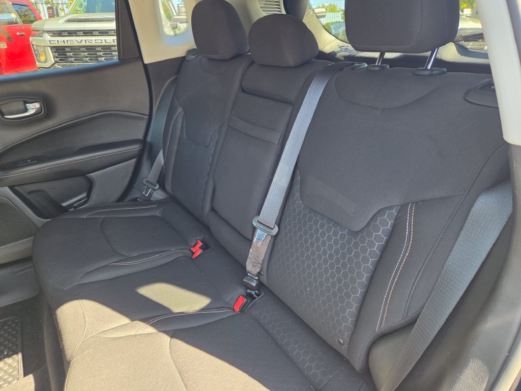 Used 2018 Jeep Compass Sport w/ Cold Weather Group AWD/4WD image 19
