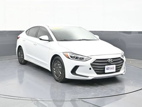 Used 2018 Hyundai Elantra SE FWD image 19