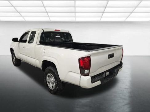 Used 2018 Toyota Tacoma SR RWD image 6