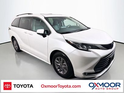 Used 2022 Toyota Sienna XLE