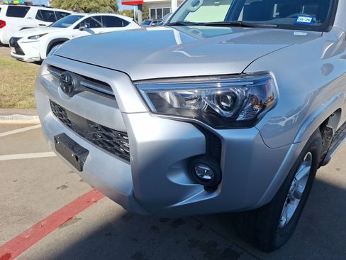 Used 2022 Toyota 4Runner SR5 Premium image 10