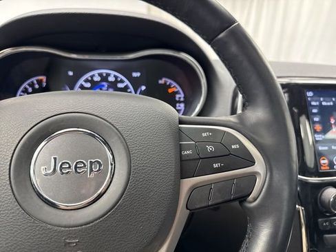 Used 2022 Jeep Grand Cherokee Limited image 17