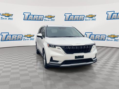 Used 2024 Kia Carnival LX image 3