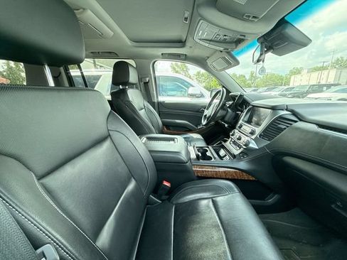 Used 2020 Chevrolet Suburban Premier AWD/4WD image 11