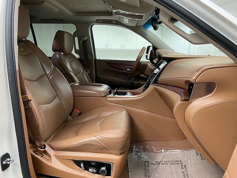Used 2015 Cadillac Escalade Platinum image 14