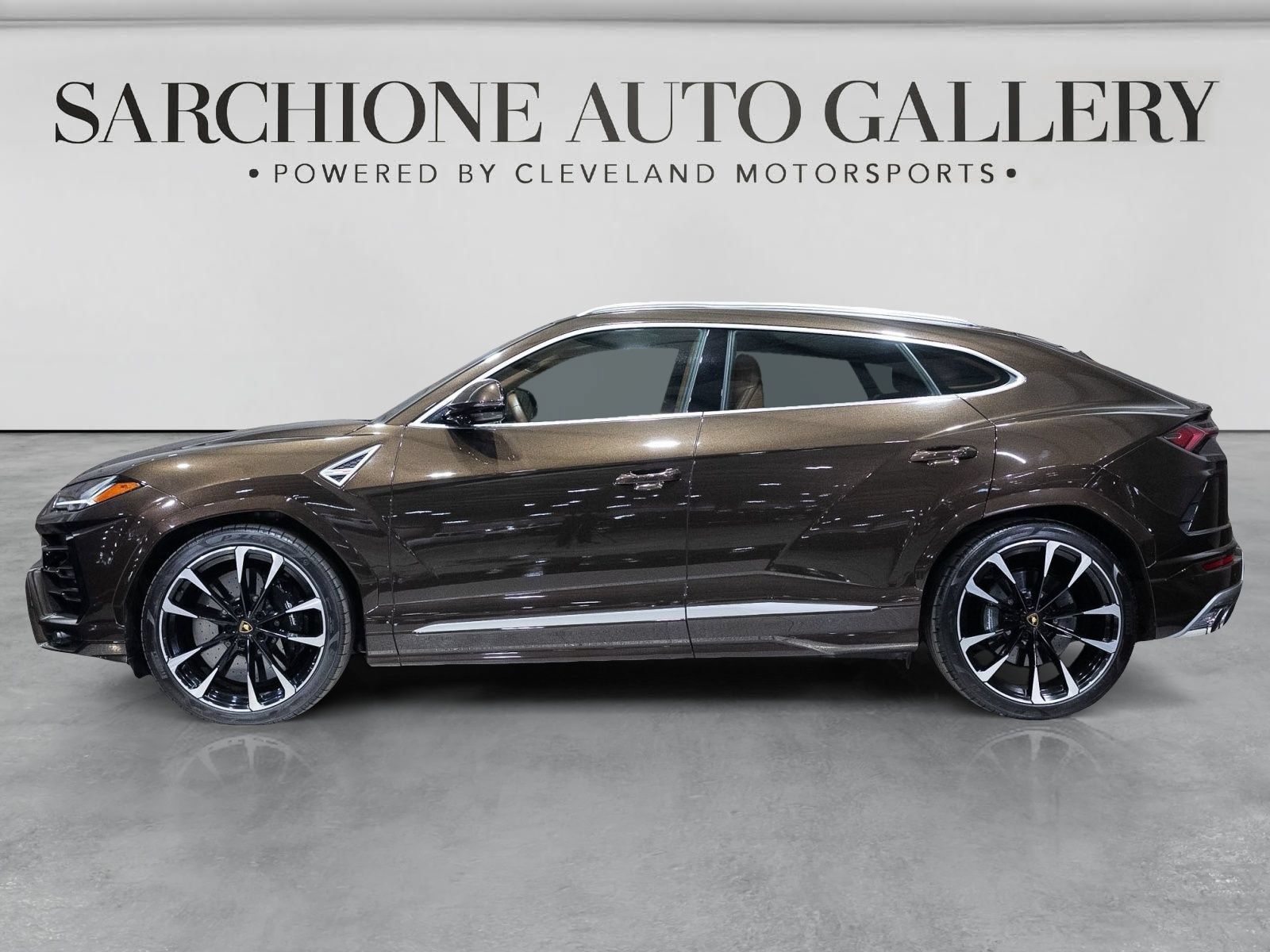 Used 2021 Lamborghini Urus AWD/4WD image 10