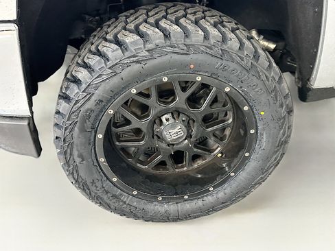 Used 2018 Chevrolet Silverado 1500 LT w/ LT Convenience Package image 11