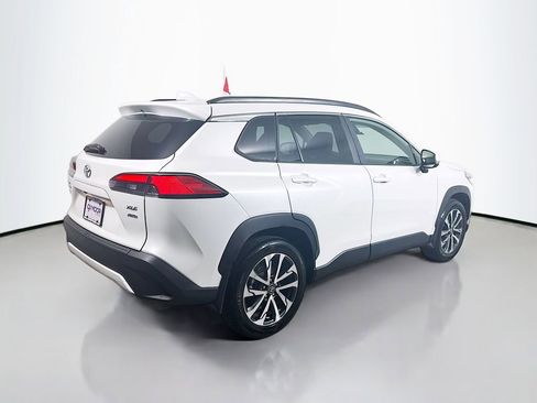 Used 2022 Toyota Corolla Cross XLE w/ Convenience Package image 7