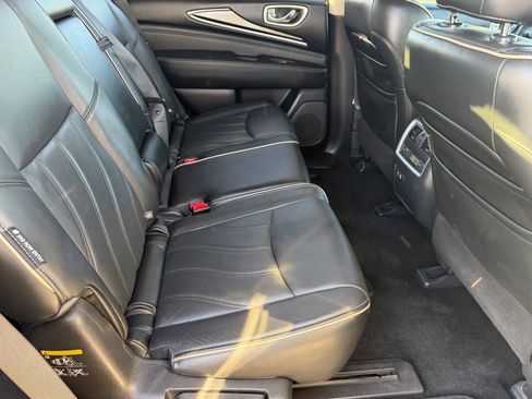 Used 2019 INFINITI QX60 Luxe w/ Essential Package image 15