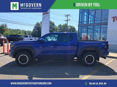 Used 2025 Toyota Tacoma TRD Off-Road AWD/4WD image 2