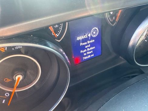 Used 2022 Jeep Gladiator Sport AWD/4WD image 11