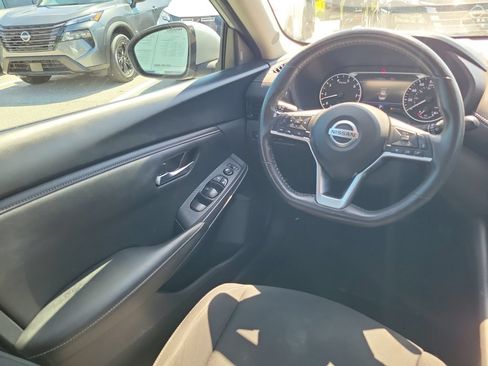 Used 2023 Nissan Sentra SV w/ All-Weather Package FWD image 15