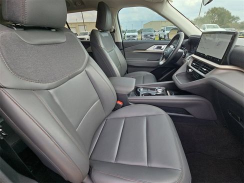 New 2025 Ford Explorer Active w/ Active Comfort Package image 10