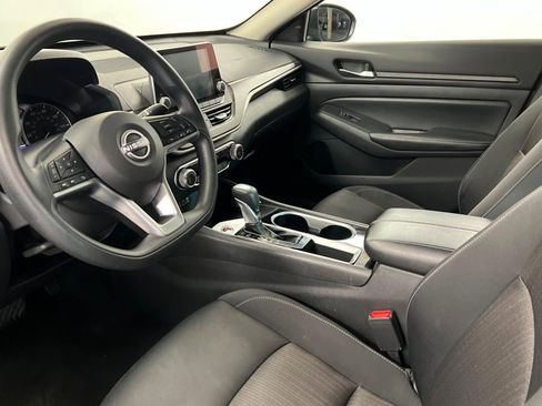 Used 2024 Nissan Altima 2.5 SV image 16