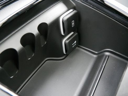 New 2026 Chrysler Pacifica Limited w/ S Appearance Package image 17