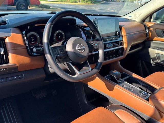 Certified 2025 Nissan Pathfinder Platinum AWD/4WD image 28