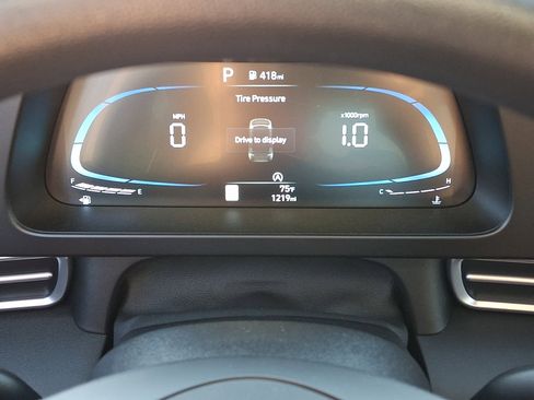 Used 2026 Hyundai Elantra SE FWD image 23
