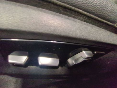 Used 2019 BMW M550i xDrive image 11