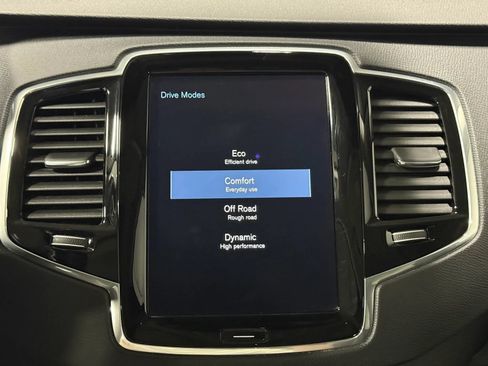 Used 2017 Volvo XC90 T6 Momentum AWD/4WD image 38