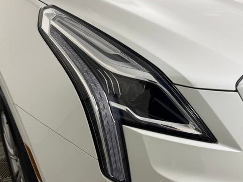 Used 2022 Cadillac XT5 Premium Luxury FWD image 10