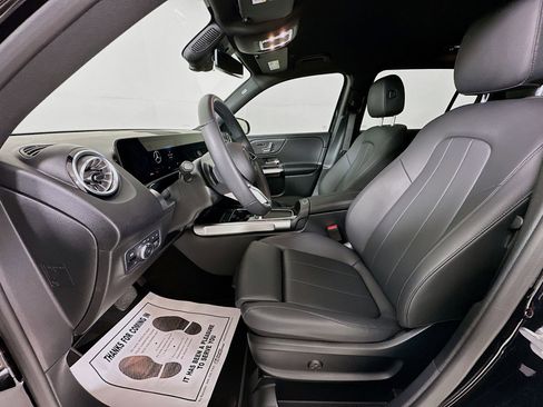 Used 2025 Mercedes-Benz GLB 250 image 22