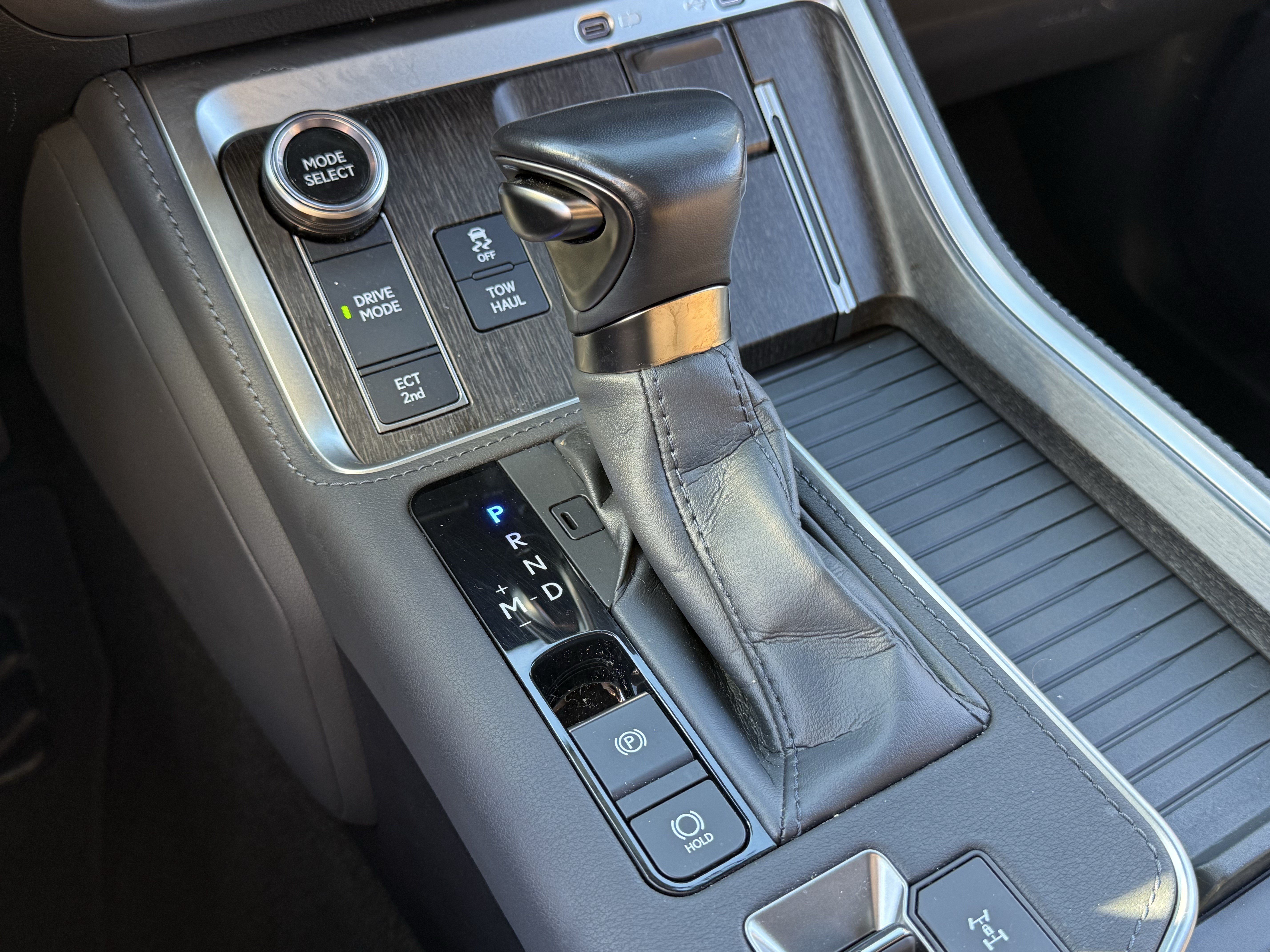 Used 2024 Lexus GX 550 w/ Cold Area Package AWD/4WD image 26