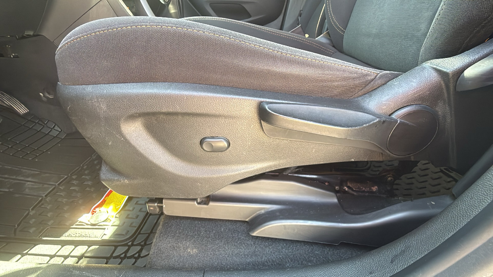 Used 2019 Chevrolet Trax LS FWD image 11