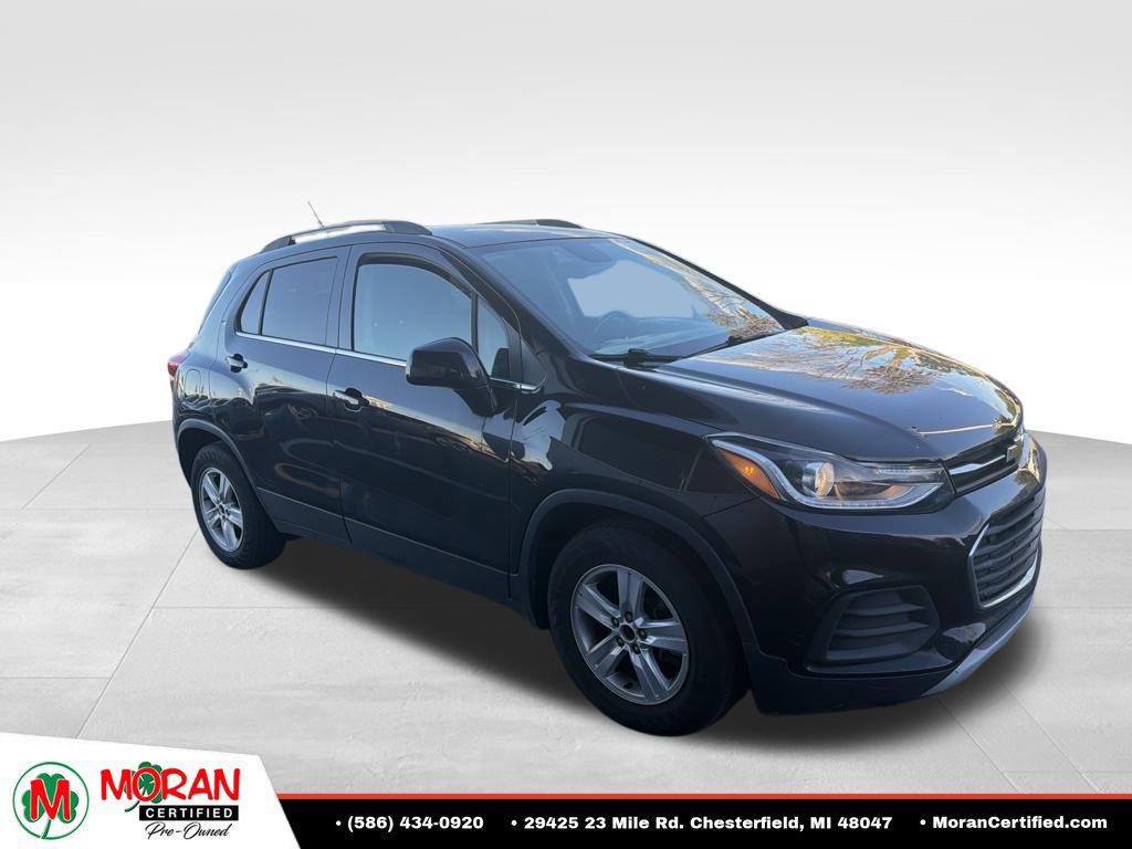 Used 2020 Chevrolet Trax LT w/ LT Convenience Package FWD image 3