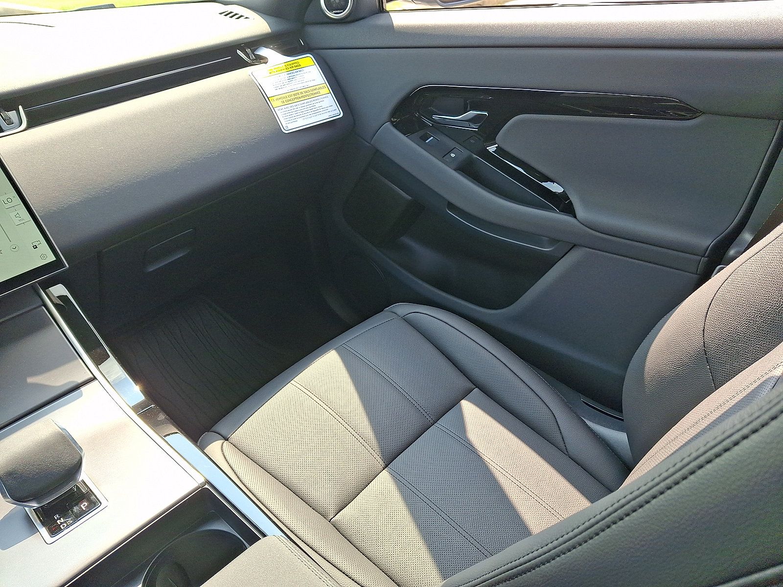 New 2026 Land Rover Range Rover Evoque S AWD/4WD image 4